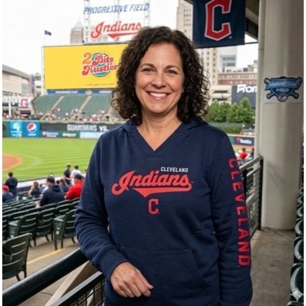 Cleveland Indians Fanatics Core High Class Crossover Pullover Hoodie Women's XL